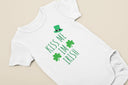 Kiss Me I'm Irish Baby Suit | Cute St. Patrick's Day Outfit | Adorable Infant Onesie for Boys & Girls | Perfect Gift Idee